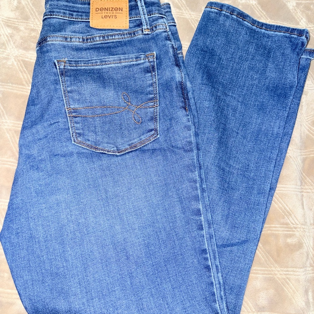 Levi's Denizen High Rise Ankle Straight Jeans